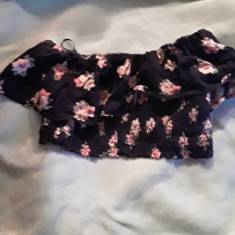 Hollister crop top